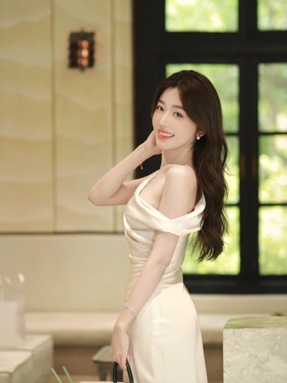 包养关系超7成女生踩坑？避开3大风险，防骗自保全指南