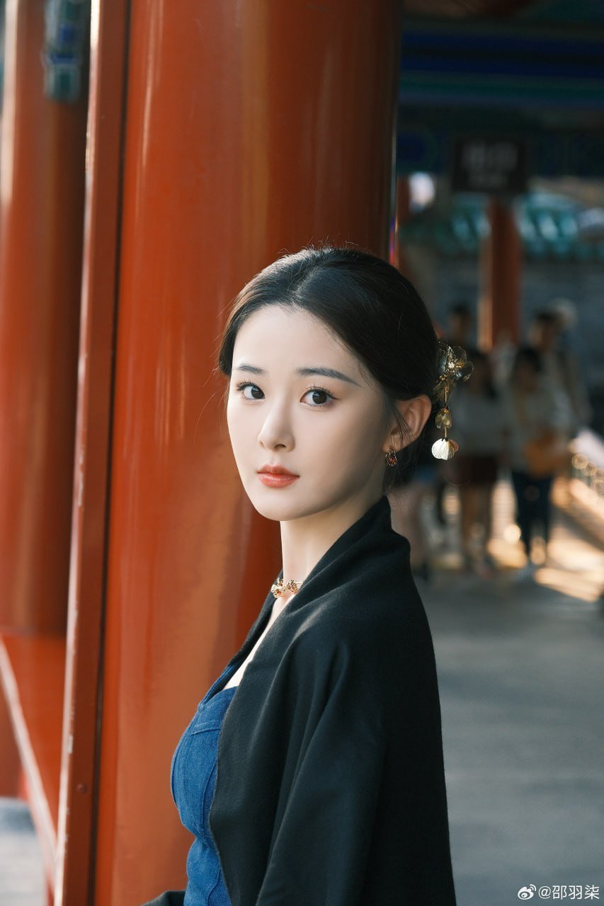 成都包养良家背后的情感与现实：他与她的双重视角