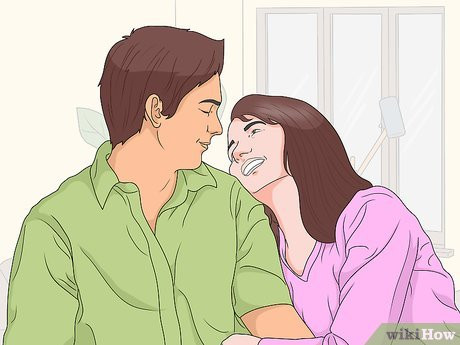 Step 6 Lean in while he’s talking to you.